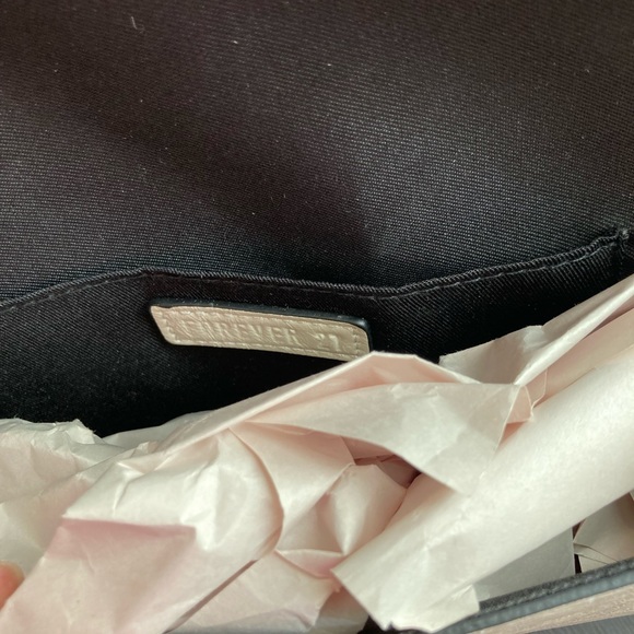 Hourglass Cream Color Purse, Forever 21, NEW - Picture 4 of 6